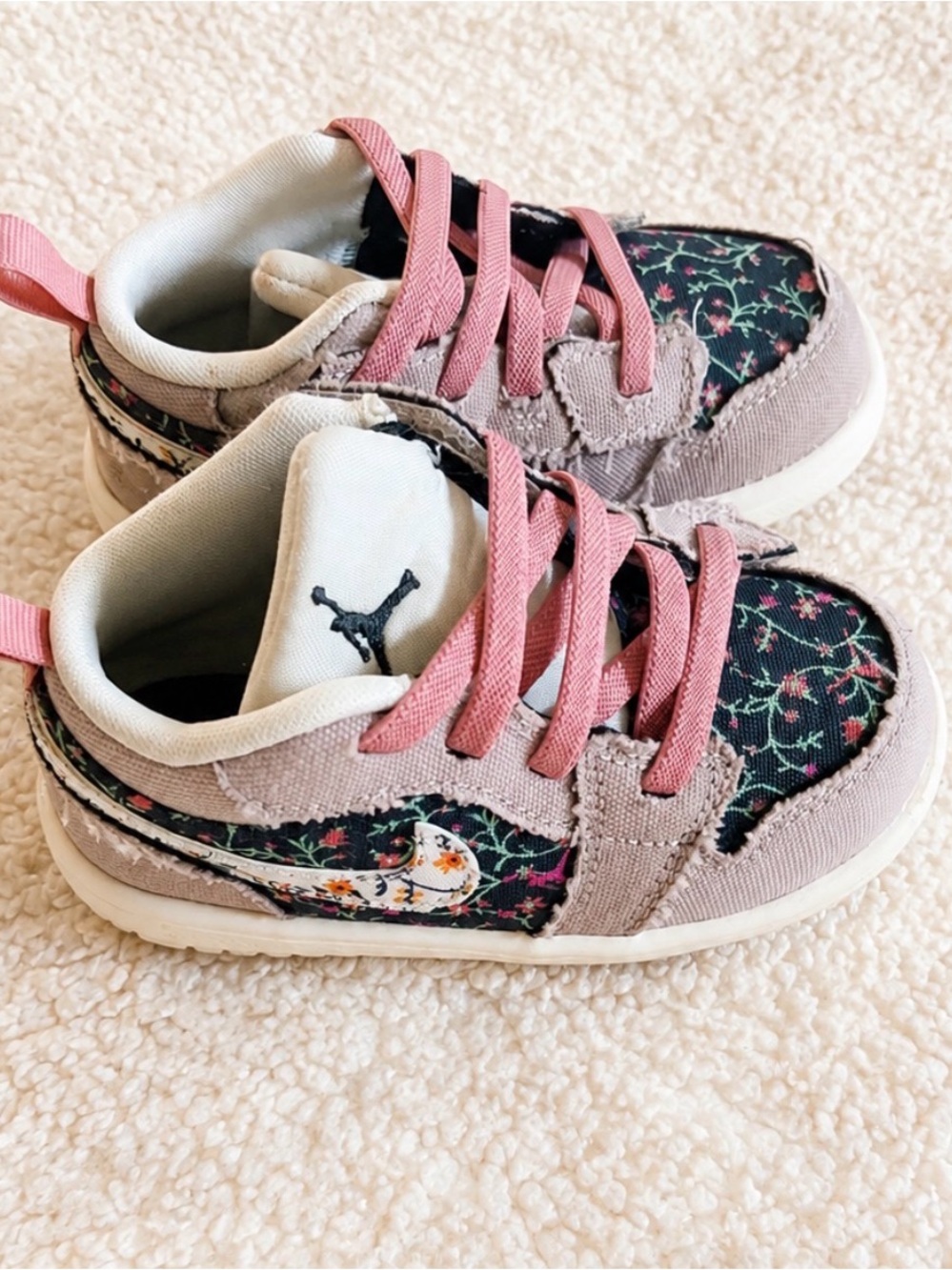 Kids Floral Pink Nike-Inspired Sneakers size 7C